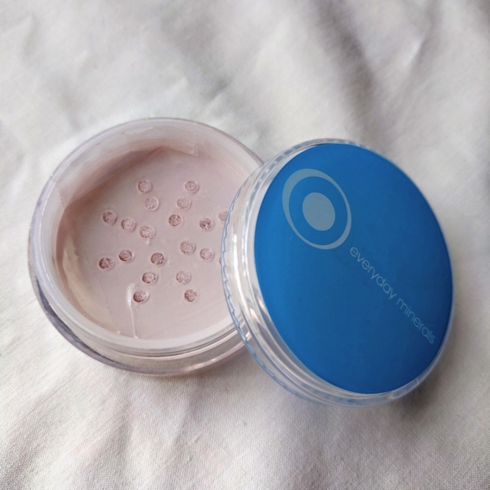 Everyday Minerals Light Pink Blush/Face Powder